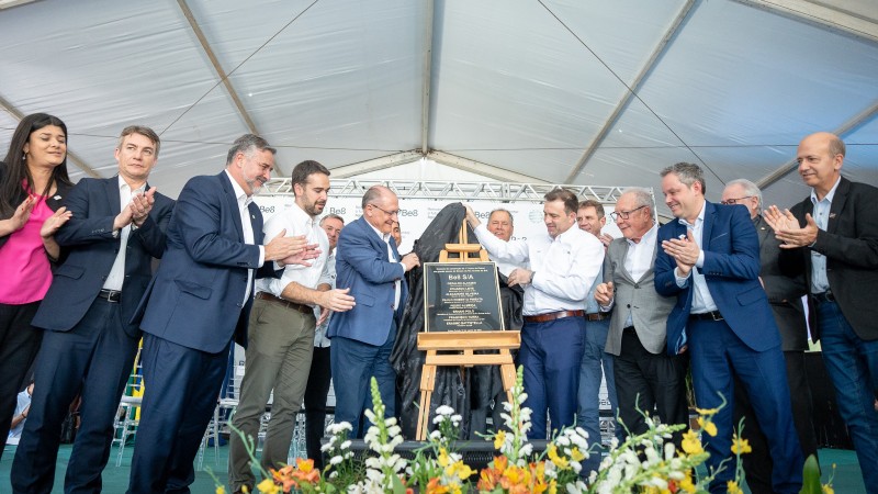 Leite participa do anúncio da construção da primeira usina de etanol em grande escala do RS