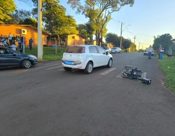 Idoso em cadeira de rodas é atropelado em faixa de segurança, em Augusto Pestana
