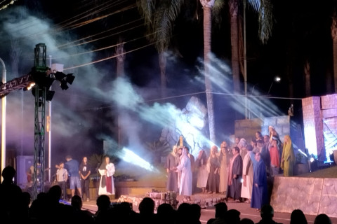Paixão de Cristo emociona público na Praça de Augusto Pestana