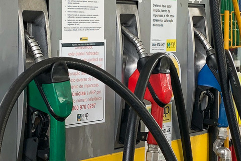 Governo federal e Estados fecham acordo para conter alta dos preços do diesel