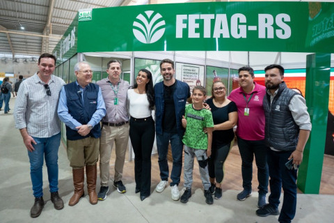 Governador Eduardo Leite aproveita o sábado na Expointer e destaca força da agricultura familiar