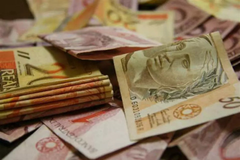 Arrecadação federal bate novo recorde em abril e chega a R$ 278 bilhões