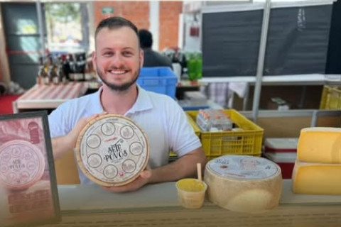 QUEIJO PRODUZIDO EM ASSENTAMENTO DO MST ESTÁ ENTRE OS MELHORES DO MUNDO