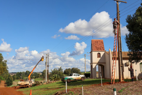 CERILUZ AMPLIA CAPACIDADE DE FORNECIMENTO DE ENERGIA EM AUGUSTO PESTANA COM TRANSFORMAÇÕES DE REDES MONOFÁSICAS EM TRIFÁSICAS