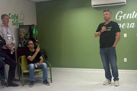 Sicredi lança Prêmio Comunicação em Rede e reforça compromisso com o cooperativismo no primeiro final de semana da Expofest